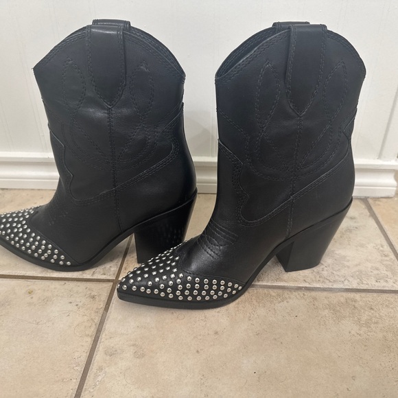 Women's Omaha Studded Cowboy Booties - Picture 2 of 6
